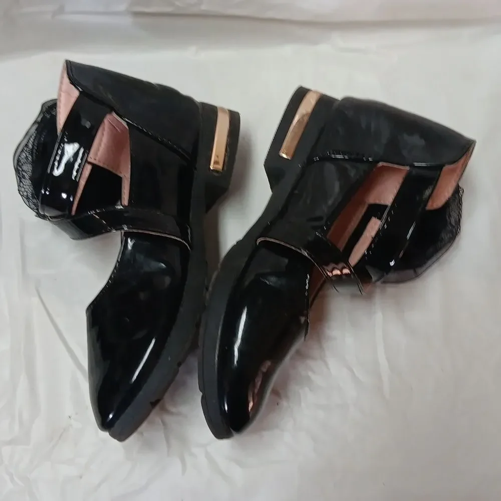 Elegant Black Girl's Shoes with Floral Accent Size 34-2 US